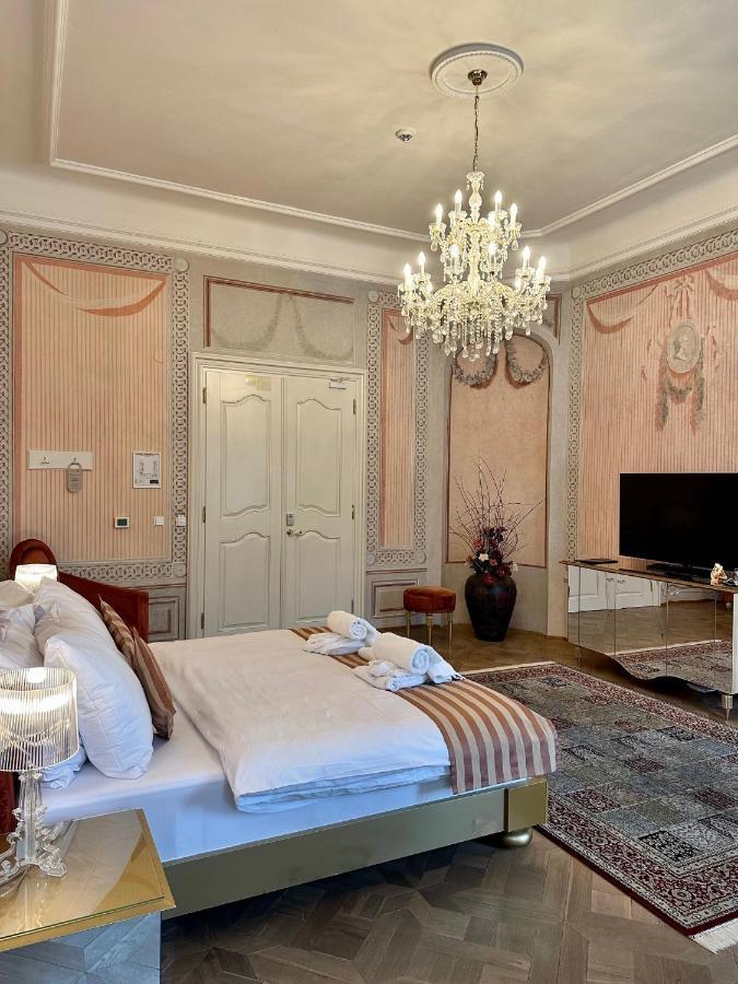 Art Hotel Kastiel Tomasov ภายนอก รูปภาพ