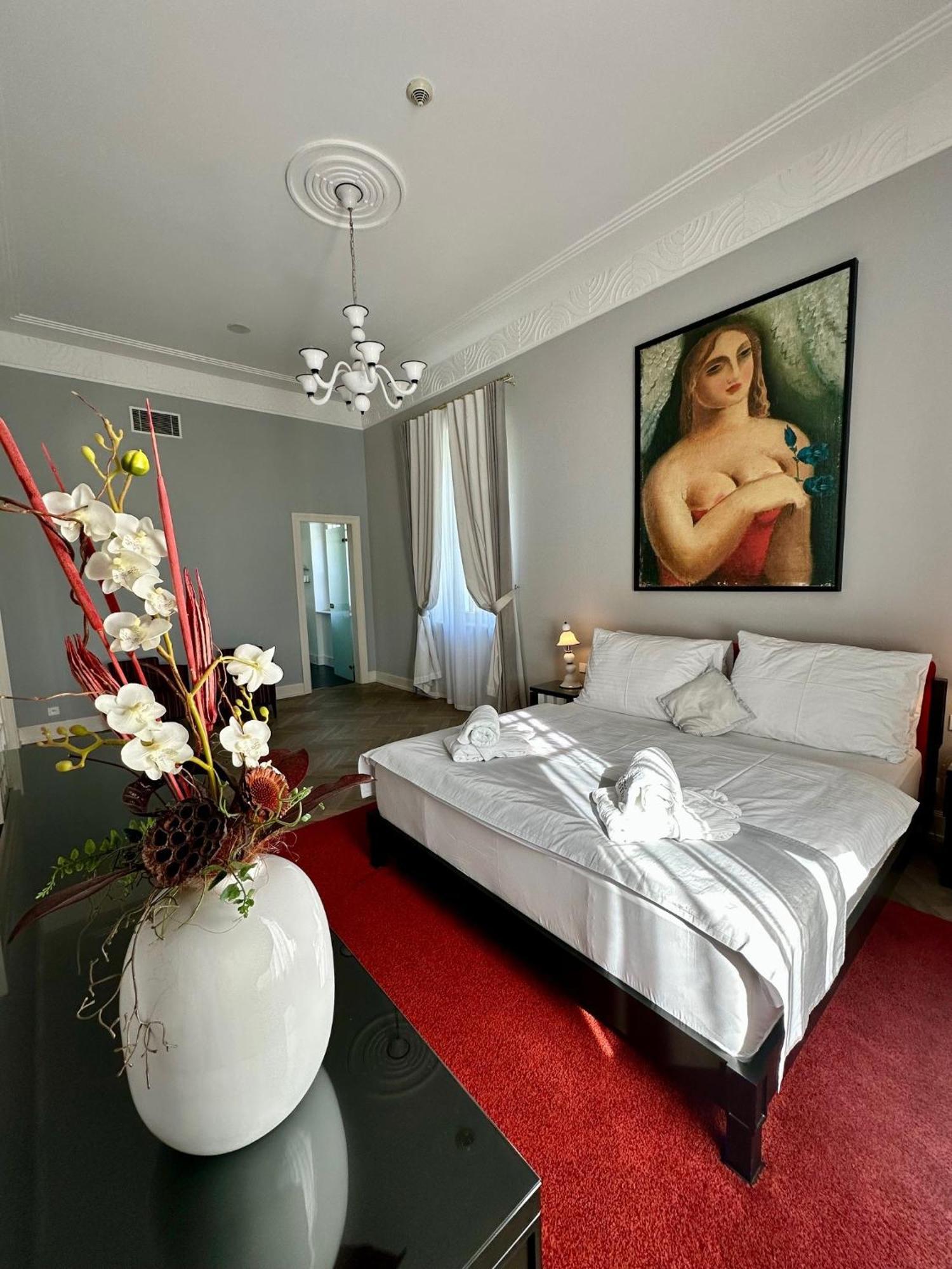 Art Hotel Kastiel Tomasov ภายนอก รูปภาพ