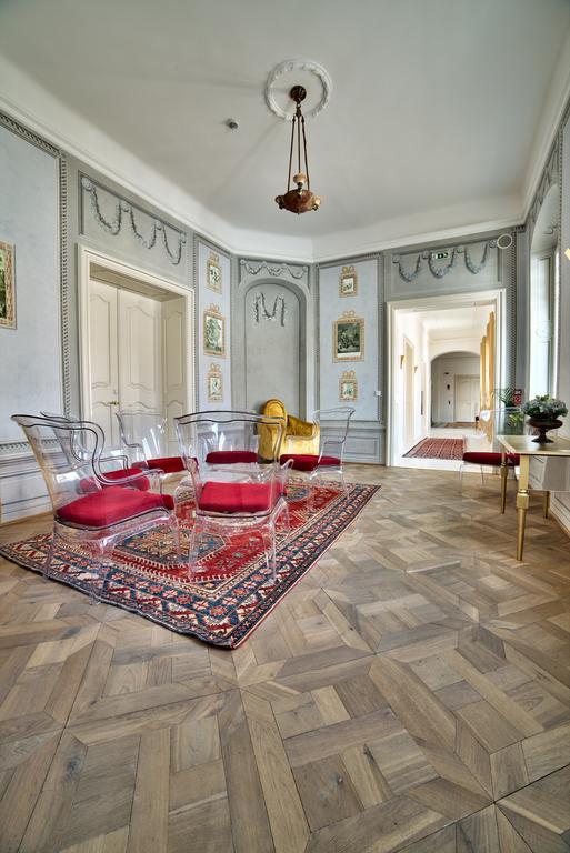 Art Hotel Kastiel Tomasov ภายนอก รูปภาพ