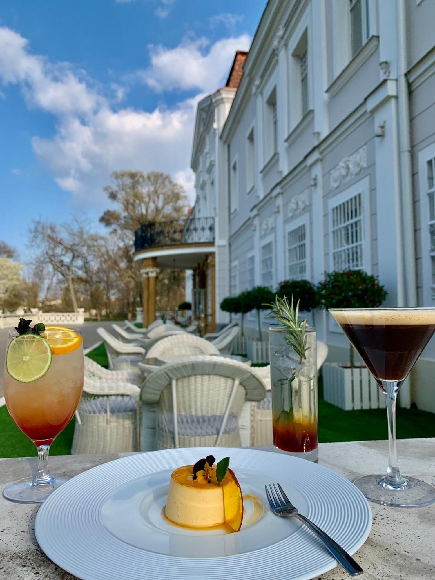 Art Hotel Kastiel Tomasov ภายนอก รูปภาพ