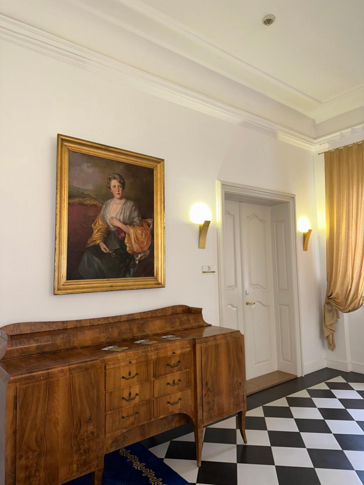 Art Hotel Kastiel Tomasov ภายนอก รูปภาพ