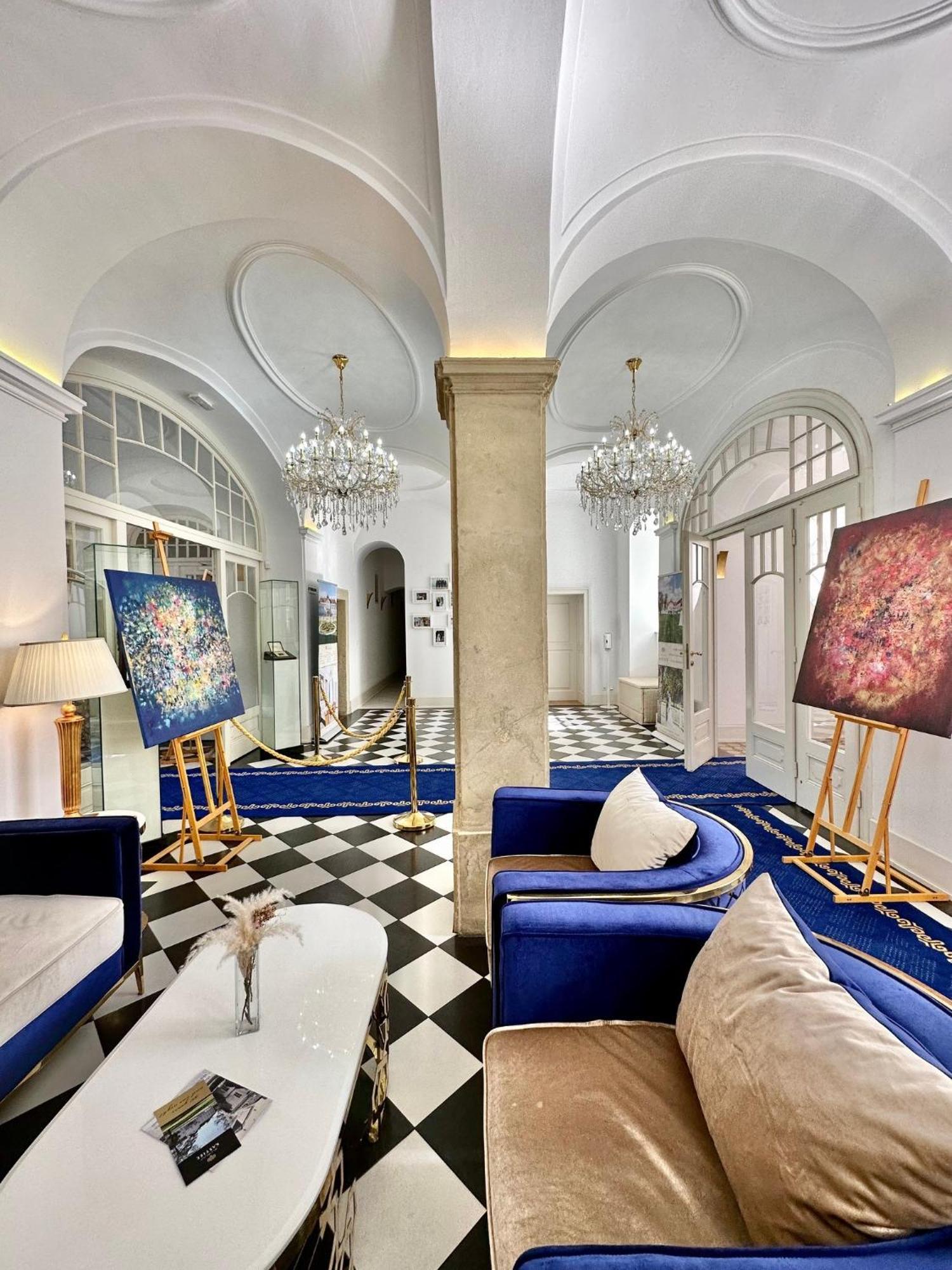 Art Hotel Kastiel Tomasov ภายนอก รูปภาพ