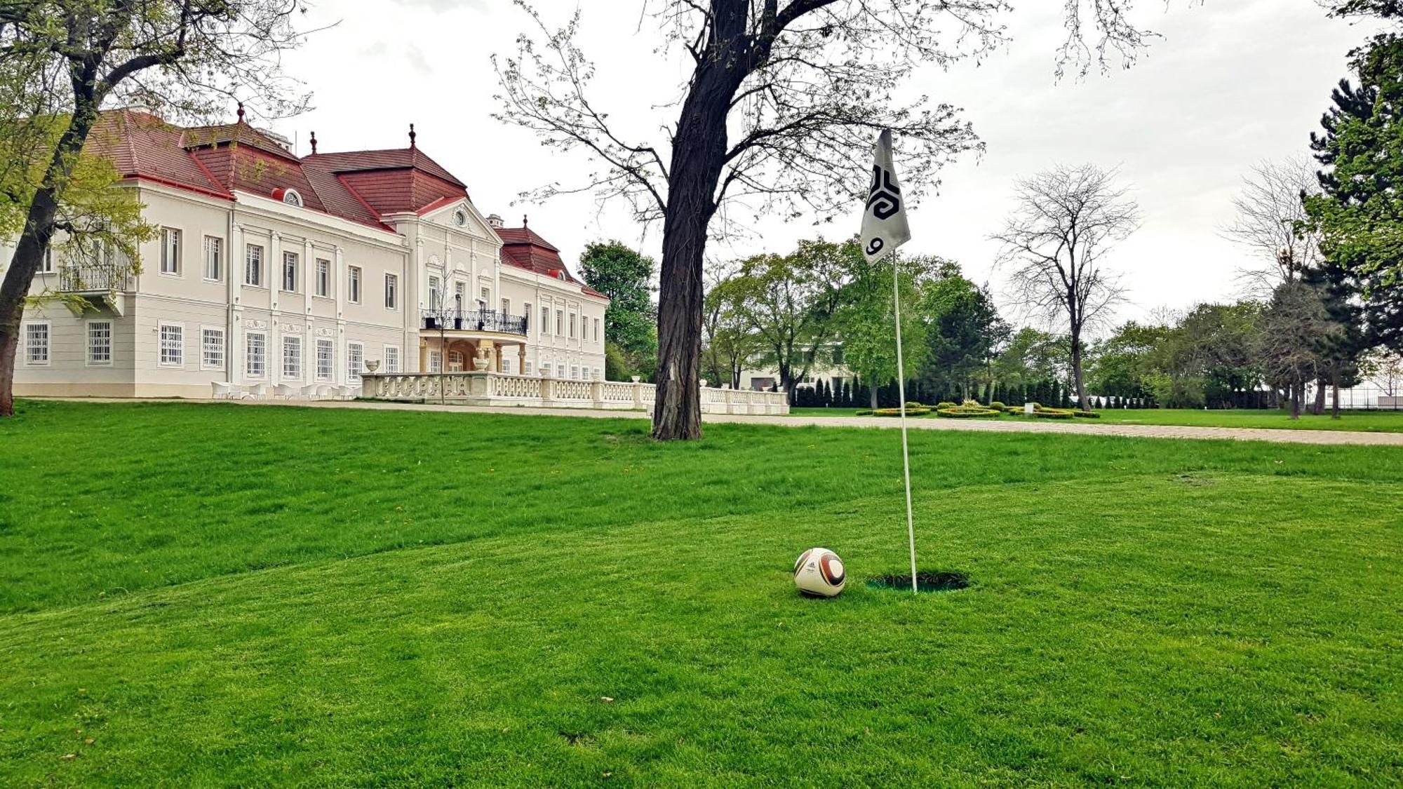 Art Hotel Kastiel Tomasov ภายนอก รูปภาพ