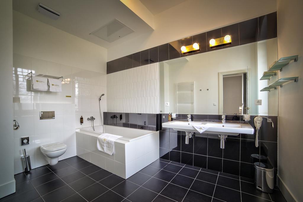 Art Hotel Kastiel Tomasov ห้อง รูปภาพ
