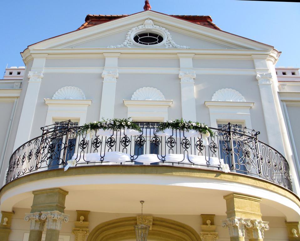 Art Hotel Kastiel Tomasov ภายนอก รูปภาพ