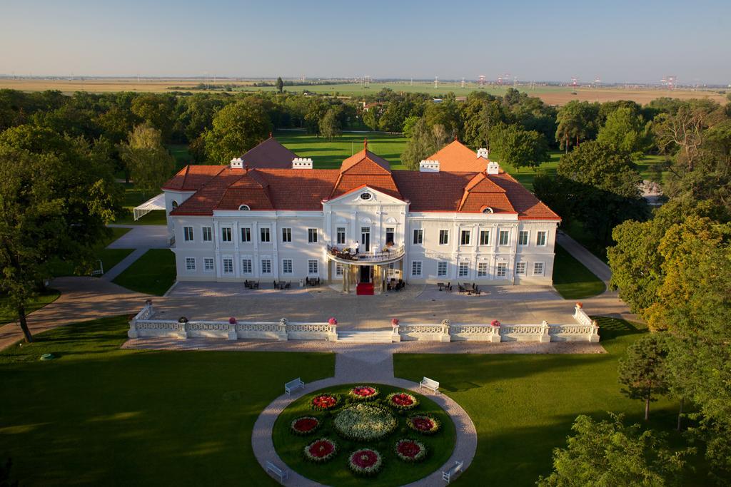 Art Hotel Kastiel Tomasov ภายนอก รูปภาพ