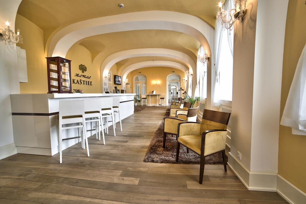 Art Hotel Kastiel Tomasov ภายนอก รูปภาพ