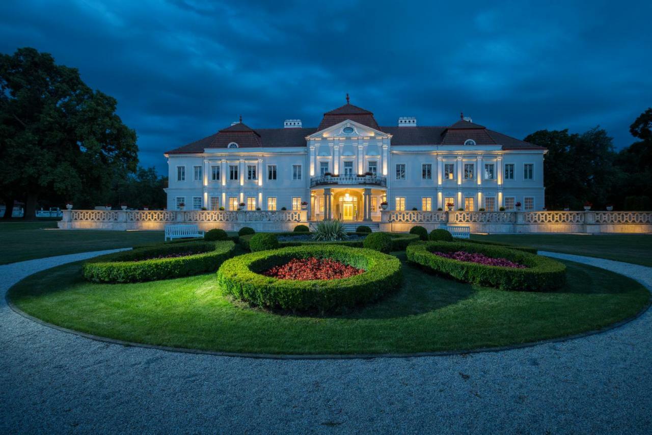 Art Hotel Kastiel Tomasov ภายนอก รูปภาพ